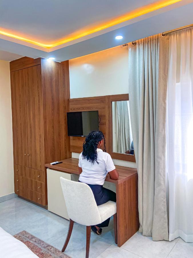 Plush Hotel,Abuja Esterno foto