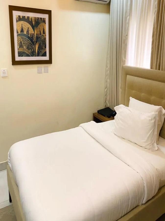 Plush Hotel,Abuja Esterno foto