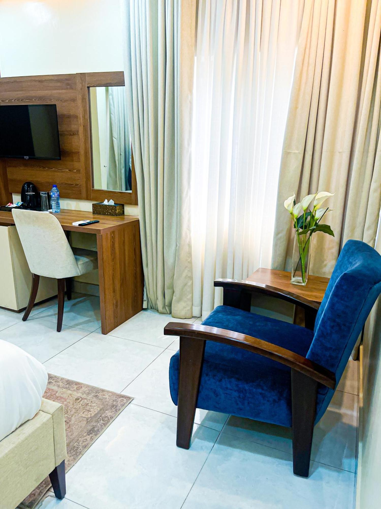 Plush Hotel,Abuja Esterno foto