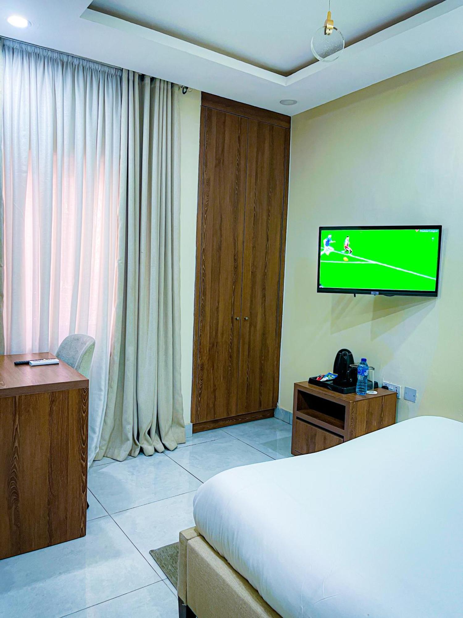 Plush Hotel,Abuja Esterno foto